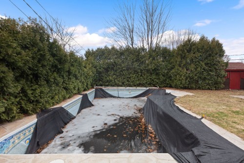 Piscine - 8000 Rue Nelson, Brossard, QC - Outdoor