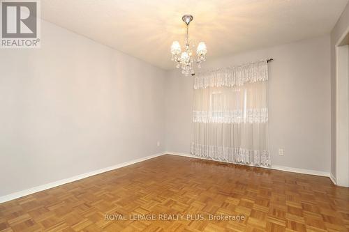 1086 Hedge Drive, Mississauga, ON - Indoor Photo Showing Other Room
