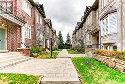 #8 - 245 VAN DUSEN BOULEVARD  Toronto, ON M8Z 3J2