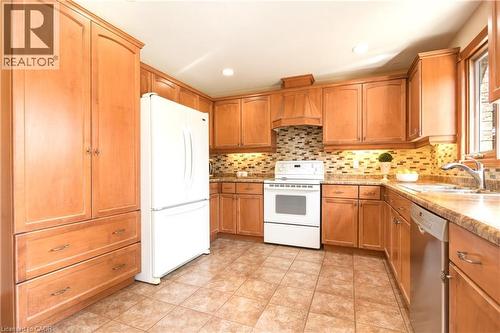 176 Granite Hill Road, Cambridge, ON - Indoor Photo Showing Kitchen