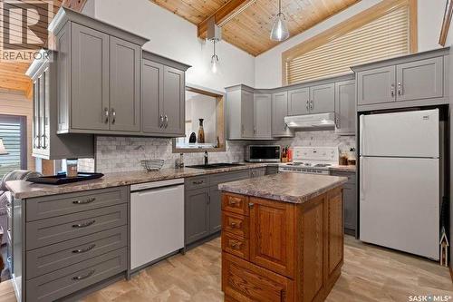 70 Cactus Drive, Saskatchewan Landing, SK - Indoor Photo Showing Kitchen