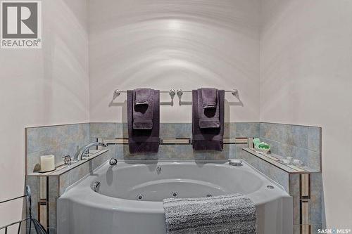 70 Cactus Drive, Saskatchewan Landing, SK - Indoor Photo Showing Bathroom