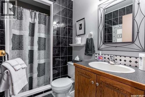 70 Cactus Drive, Saskatchewan Landing, SK - Indoor Photo Showing Bathroom