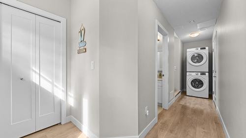 371-6727 Marbella Loop, Kelowna, BC - Indoor Photo Showing Laundry Room