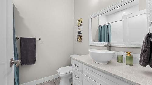 371-6727 Marbella Loop, Kelowna, BC - Indoor Photo Showing Bathroom