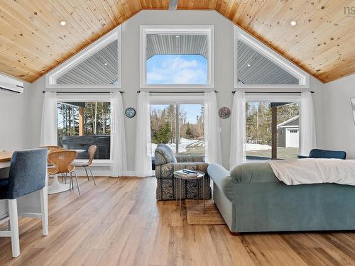162 North End Road, Sutherland Lake, NS 