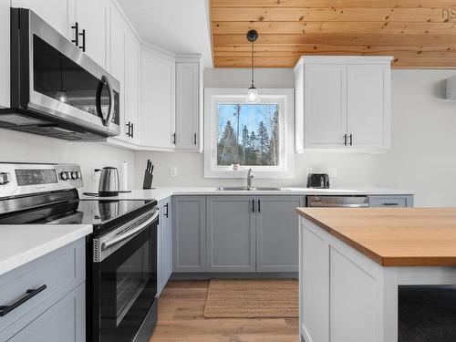 162 North End Road, Sutherland Lake, NS 