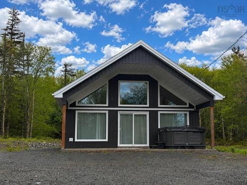 162 North End Road, Sutherland Lake, NS 