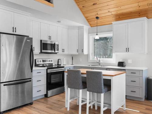 162 North End Road, Sutherland Lake, NS 