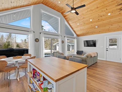 162 North End Road, Sutherland Lake, NS 