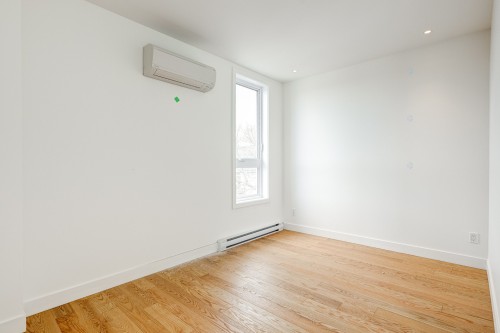 Mezzanine - 1122 Rue De Bellechasse, Montréal (Rosemont/La Petite-Patrie), QC - Indoor Photo Showing Other Room