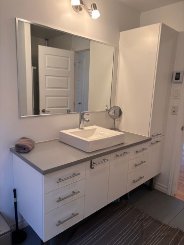 Bathroom - 1144 Rue St-Edouard, Longueuil (Le Vieux-Longueuil), QC - Indoor Photo Showing Bathroom