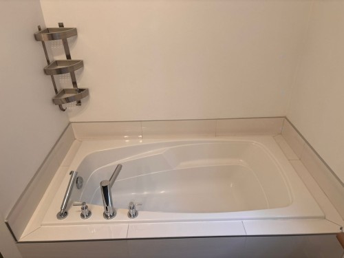 Bathroom - 1144 Rue St-Edouard, Longueuil (Le Vieux-Longueuil), QC - Indoor Photo Showing Bathroom