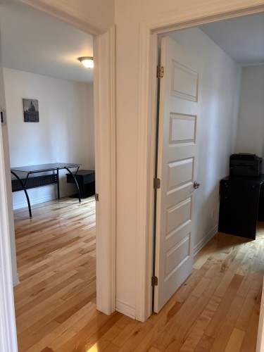 Passageway - 1144 Rue St-Edouard, Longueuil (Le Vieux-Longueuil), QC - Indoor