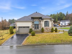 96 Rue Mountain  Granby, QC J2G 6S1