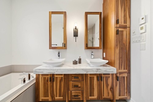 Salle de bains - 96 Rue Mountain, Granby, QC - Indoor Photo Showing Bathroom