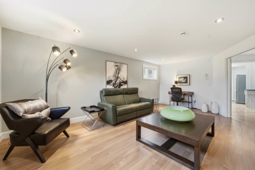 Salle familiale - 96 Rue Mountain, Granby, QC - Indoor Photo Showing Living Room