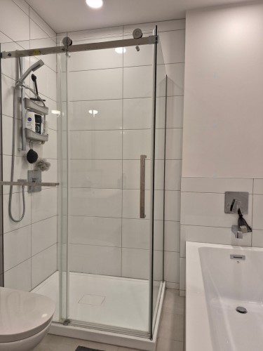 Master Bathroom - 909-8355 Boul. St-Laurent, Brossard, QC - Indoor Photo Showing Bathroom