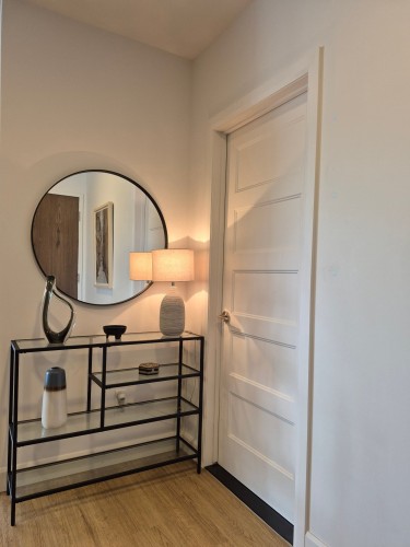 Mud Room - 909-8355 Boul. St-Laurent, Brossard, QC - Indoor Photo Showing Other Room