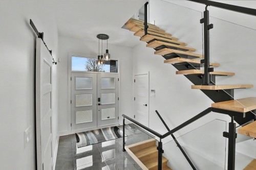 Hall d'entrée/Vestibule - 312 3E Avenue, Crabtree, QC - Indoor