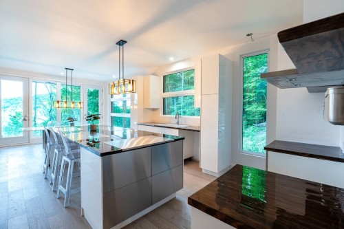 Cuisine - 2635 Ch. Des Lupins, Mont-Blanc, QC - Indoor Photo Showing Kitchen With Upgraded Kitchen