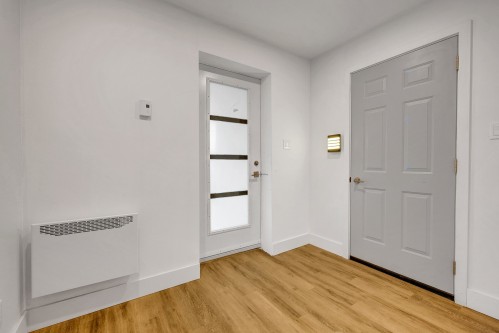Hall d'entrée/Vestibule - 2635 Ch. Des Lupins, Mont-Blanc, QC - Indoor Photo Showing Other Room