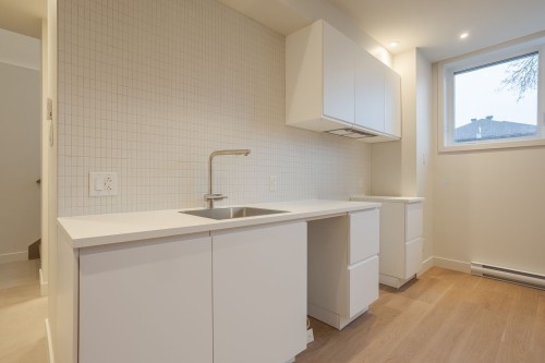 Dwelling - 7249 Av. Louis-Hébert, Montréal (Villeray/Saint-Michel/Parc-Extension), QC - Indoor Photo Showing Kitchen
