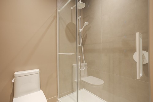 Bathroom - 7249 Av. Louis-Hébert, Montréal (Villeray/Saint-Michel/Parc-Extension), QC - Indoor Photo Showing Bathroom