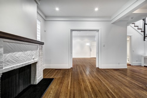 Hall d'entrée/Vestibule - 644 Av. Murray Hill, Westmount, QC - Indoor Photo Showing Other Room With Fireplace