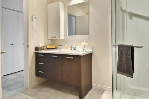 Salle de bains - 100 Rue De La Maçonnerie, Châteauguay, QC - Indoor Photo Showing Bathroom