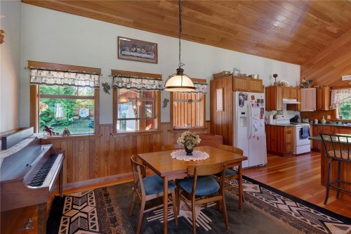 1205 Cherry Point Rd, Cobble Hill, BC 