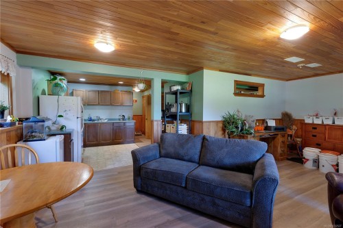 1205 Cherry Point Rd, Cobble Hill, BC 