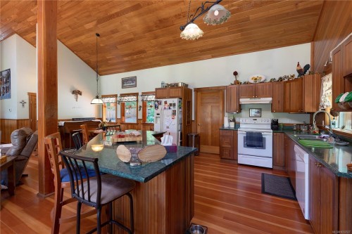 1205 Cherry Point Rd, Cobble Hill, BC 