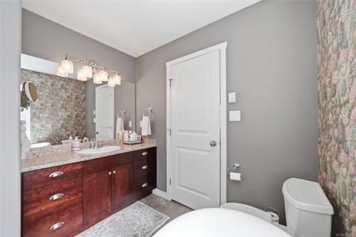 1688 Lailah'S Loop, Qualicum Beach, BC 