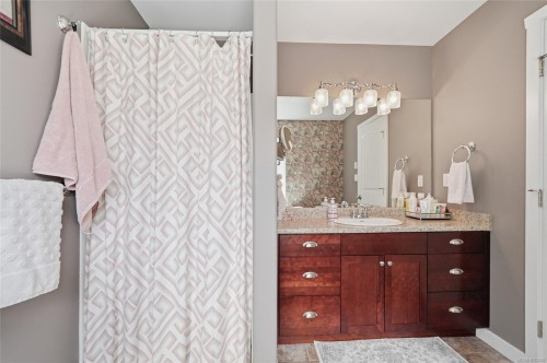 1688 Lailah'S Loop, Qualicum Beach, BC 