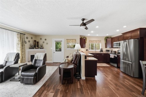 1688 Lailah'S Loop, Qualicum Beach, BC 