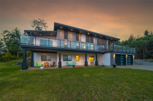 1704 Warn Way, Qualicum Beach, BC 