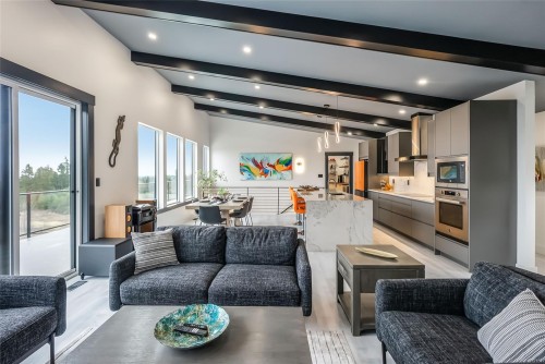 1704 Warn Way, Qualicum Beach, BC 