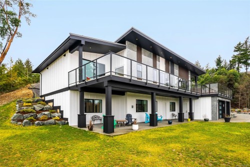 1704 Warn Way, Qualicum Beach, BC 