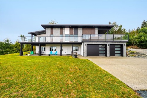1704 Warn Way, Qualicum Beach, BC 