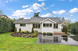 1360 Hastings St Saanich, BC V8Z 2W2