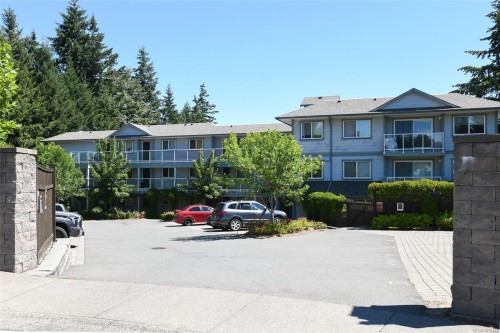 302-840 Shamrock Pl  Comox, BC V9M 4G4