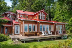 105 Island Park Dr Galiano Island, BC V0N 1P0