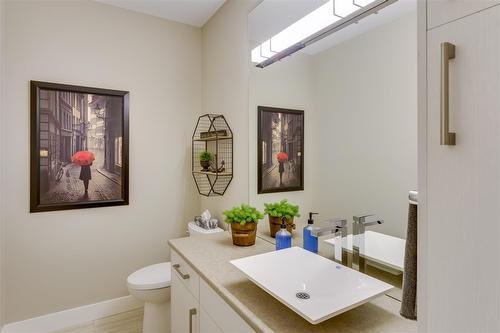 3303 Water Birch Circle, Kelowna, BC - Indoor Photo Showing Bathroom