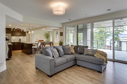 3303 Water Birch Circle, Kelowna, BC - Indoor Photo Showing Living Room