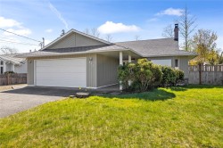 852 Aberdeen Dr Parksville, BC V9P 2L9