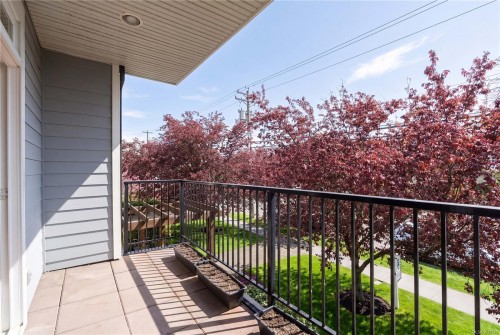 201-9942 Third St, Sidney, BC - Outdoor With Exterior