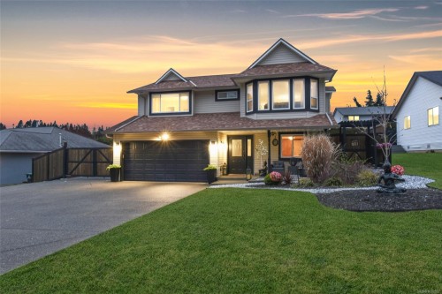 1866 Hawk Dr, Courtenay, BC 