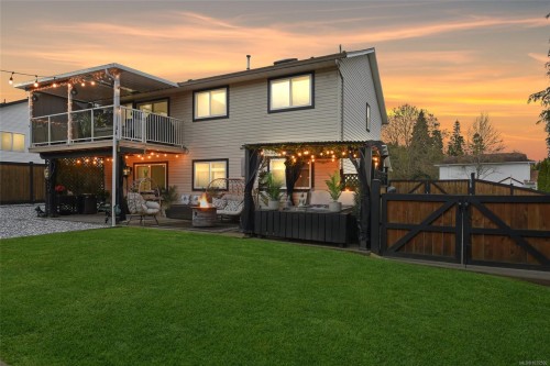 1866 Hawk Dr, Courtenay, BC 