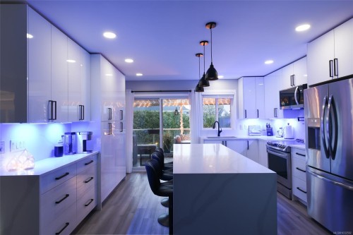 1866 Hawk Dr, Courtenay, BC 